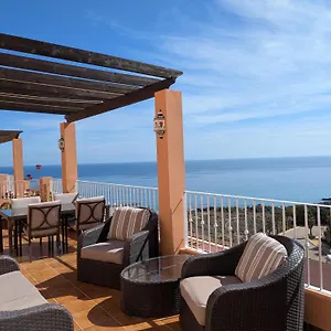  Apartment South Facing Apartment, Fantastic Sea Views,terrace, 300m